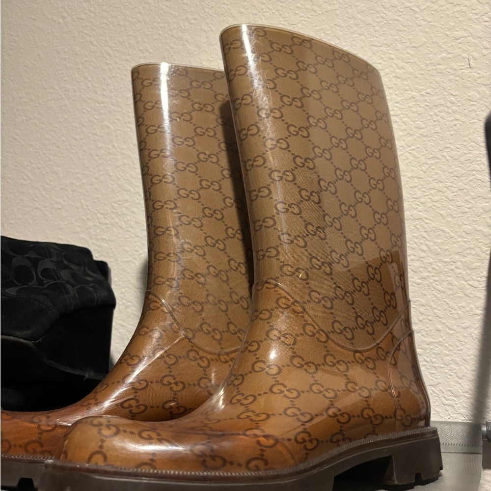 Gucci Tan Monogram Rain Boots